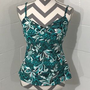 CROFT & BARROW GREEN AND BLACK FLORAL TANKINI TOP